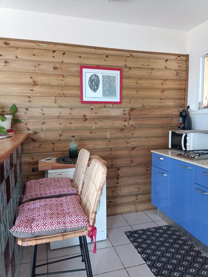 Grand Studio En Bas De Villa Avec Vue Sur Mer Au Carbet Ле Карбе Екстериор снимка